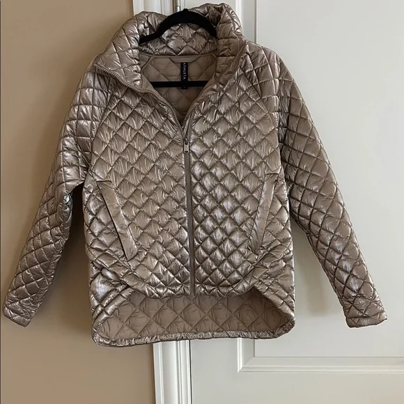 Athleta Whisper Featherless Jacket. Size M. - Picture 1 of 9